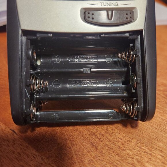 Casio TV-900B Mini Hand Held Television Battery Operated w/Pull-Out‎ Antenna - Picture 10 of 10